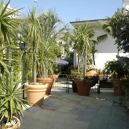 Hotel Blumentag-2